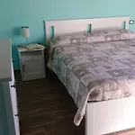 לינה וארוחת בוקר Happy Guest קאפרינו ורונזה